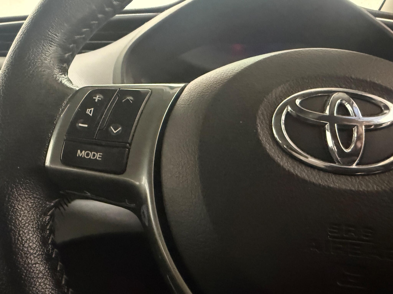 Used Toyota Yaris 2015 for sale - 77925991: Photo 29