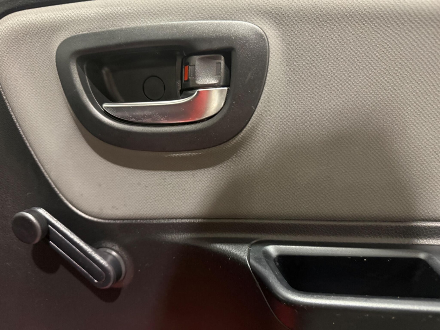 Used Toyota Yaris 2015 for sale - 77925991: Photo 34