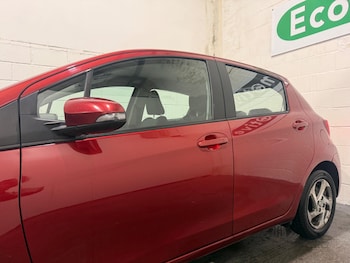 Used Toyota Yaris 2015 for sale - 77925991: Photo