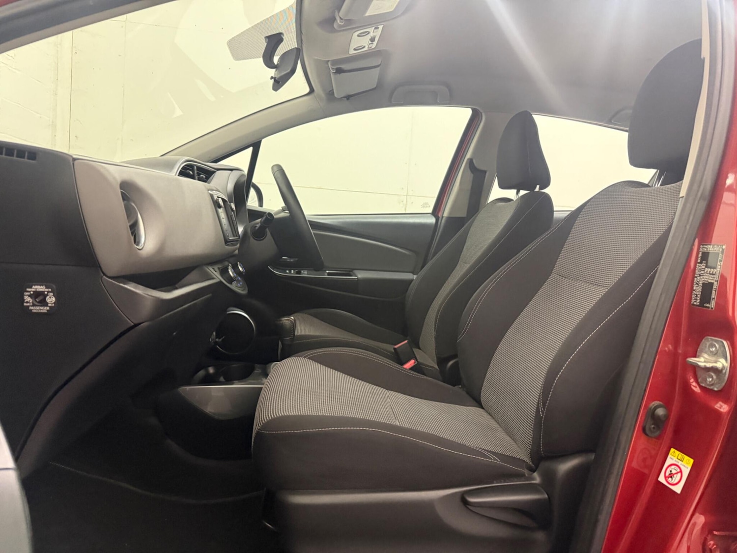 Used Toyota Yaris 2015 for sale - 77925991: Photo 43