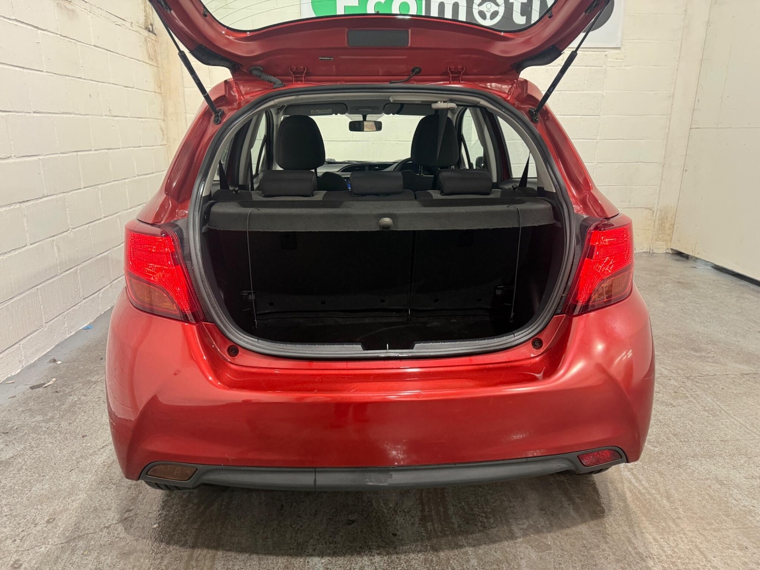 Used Toyota Yaris 2015 for sale - 77925991: Photo 45