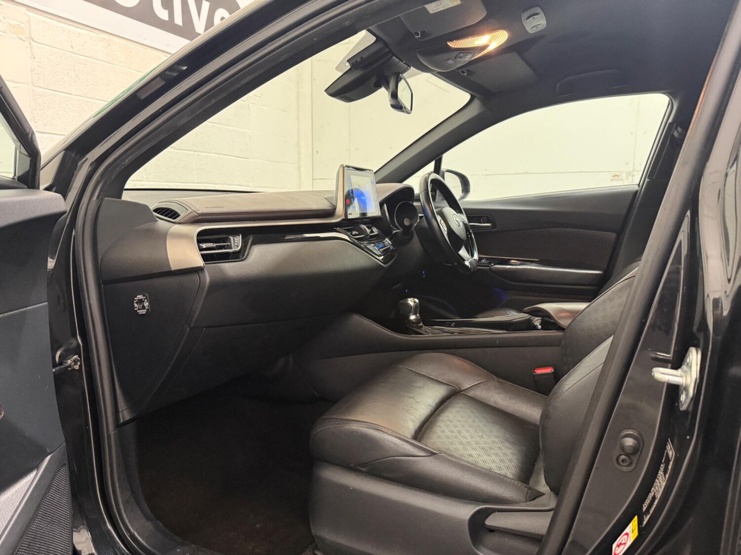 Used Toyota C-HR 2017 for sale - 77479126: Photo 33