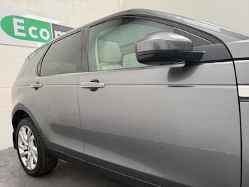 Used Land Rover Discovery Sport 2016 for sale - 75635400: Photo