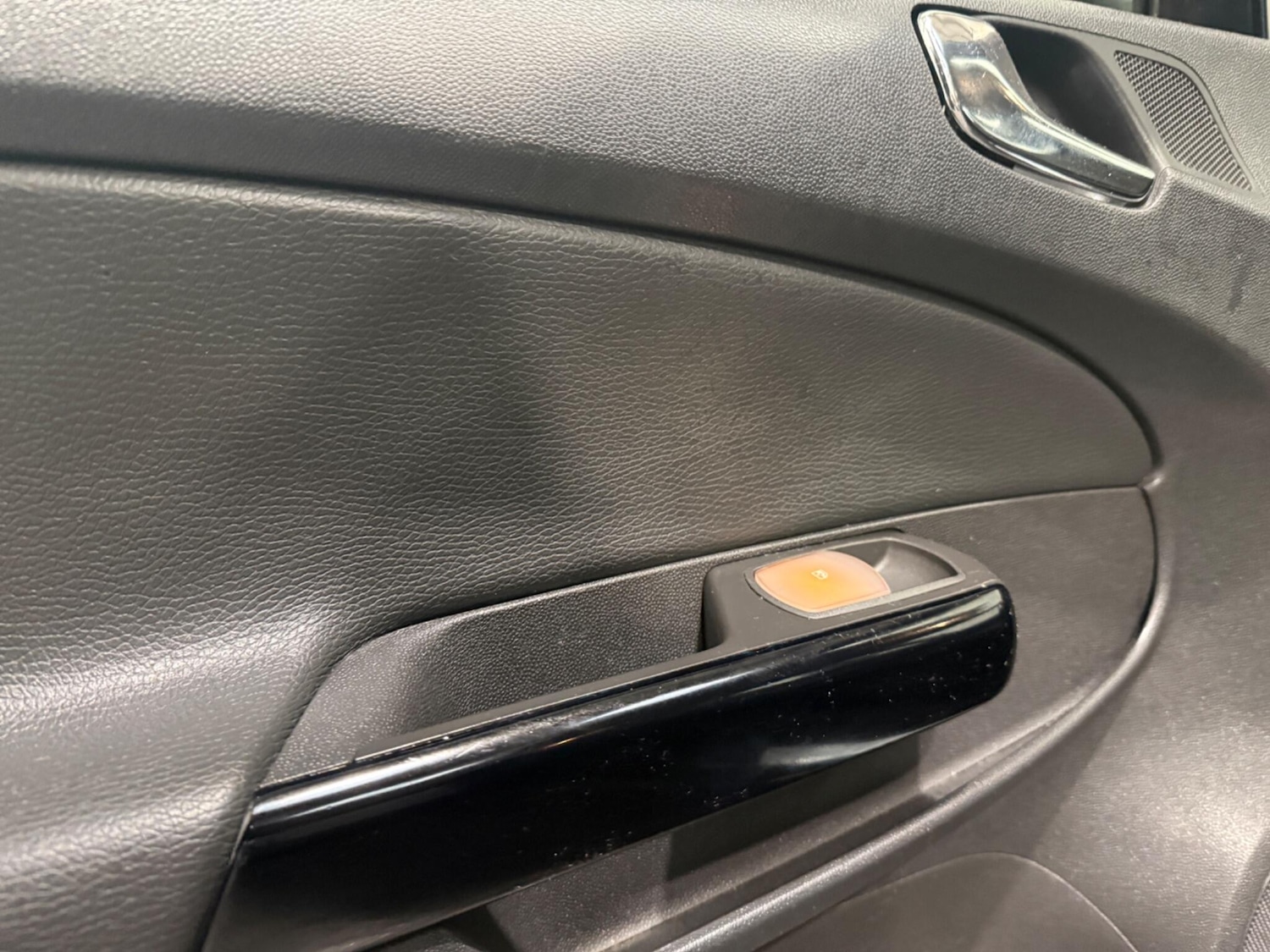 Used Vauxhall Corsa 2011 for sale - 78047923: Photo 28