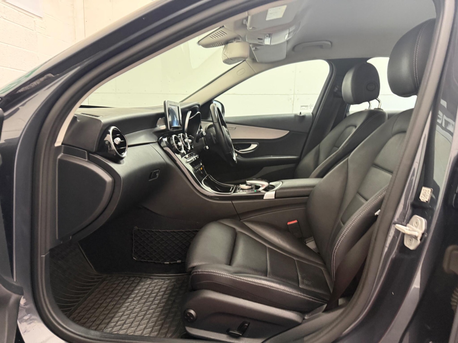 Used Mercedes-Benz C Class 2016 for sale - 76659174: Photo 33