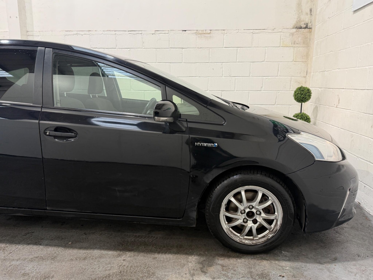 Used Toyota Prius+ 2015 for sale - 77202650: Photo 10