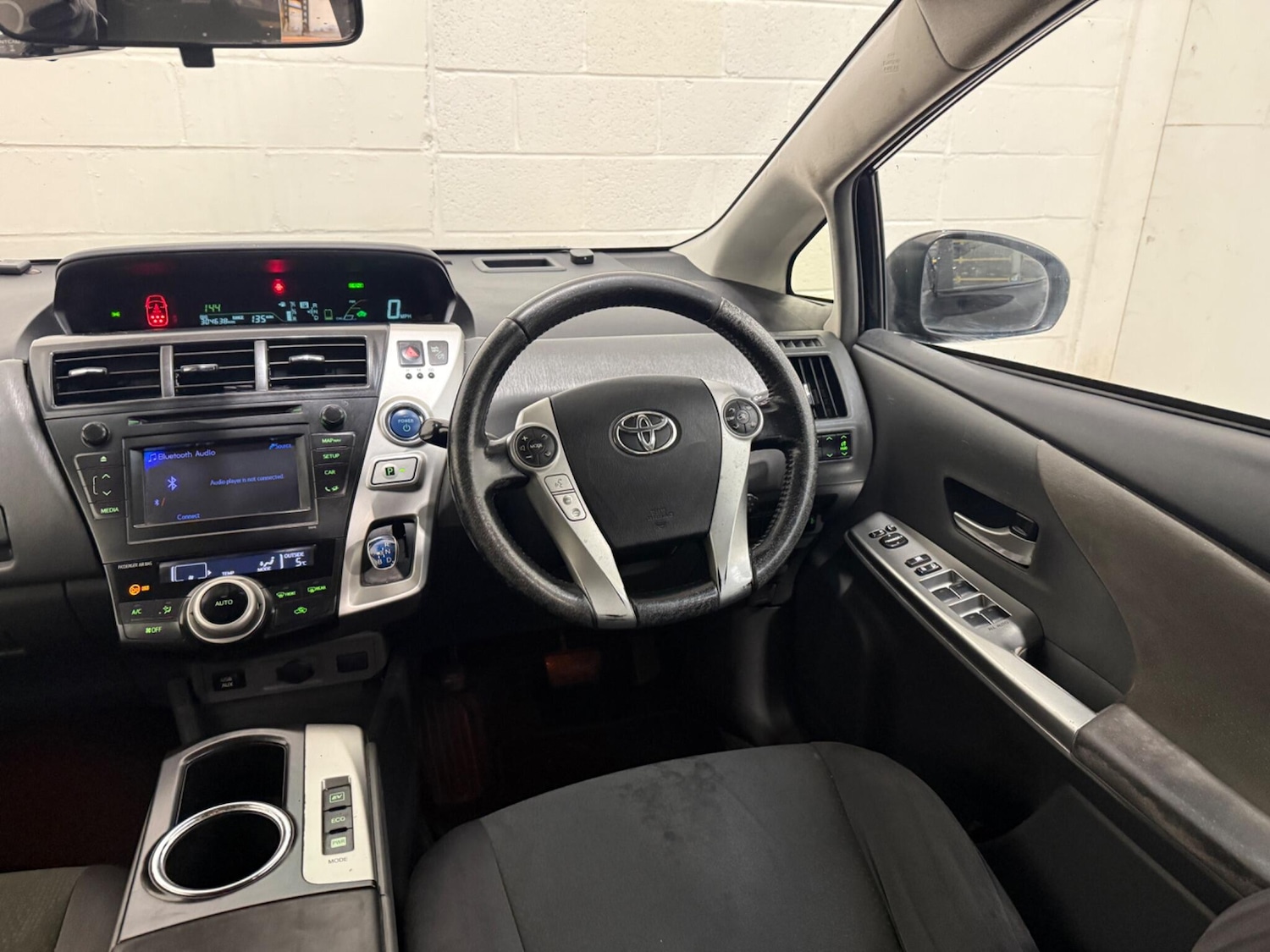 Used Toyota Prius+ 2015 for sale - 77202650: Photo 15