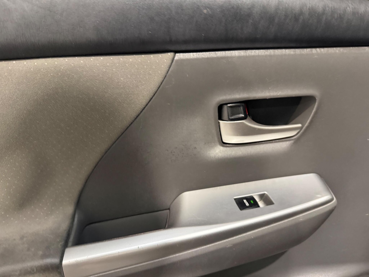 Used Toyota Prius+ 2015 for sale - 77202650: Photo 30