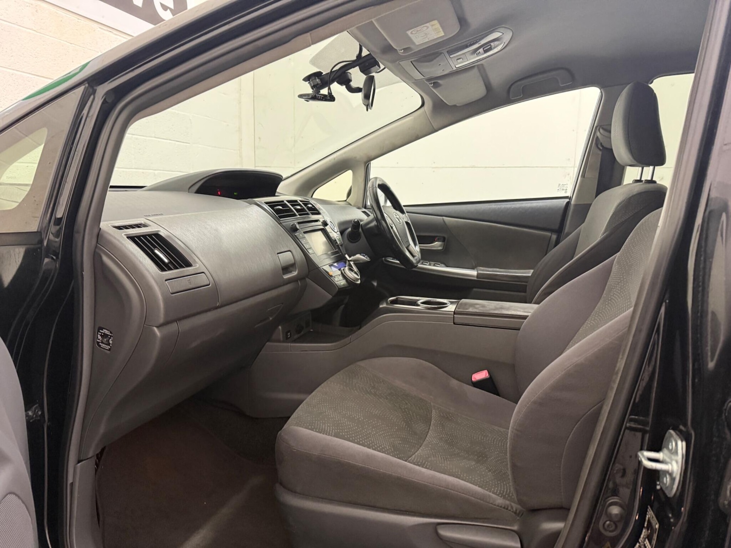 Used Toyota Prius+ 2015 for sale - 77202650: Photo 36