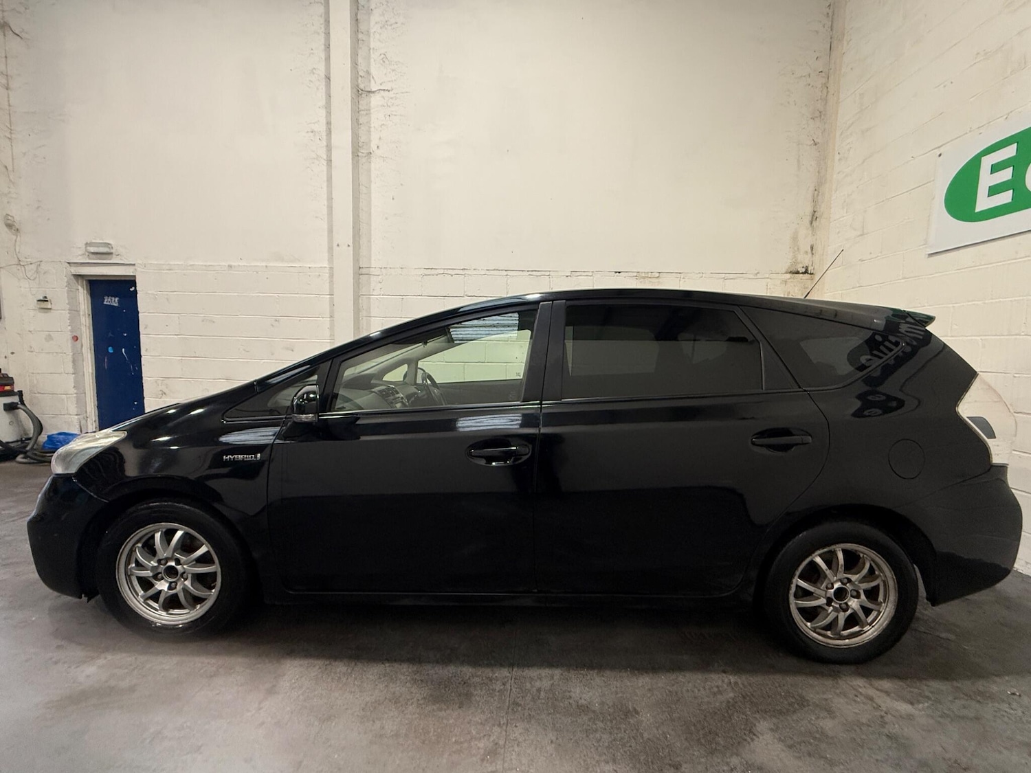 Used Toyota Prius+ 2015 for sale - 77202650: Photo 5