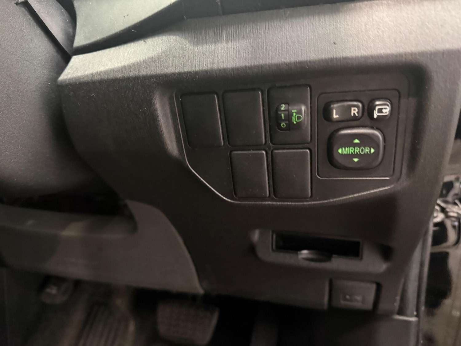 Used Toyota Prius 2014 for sale - 77305129: Photo 29