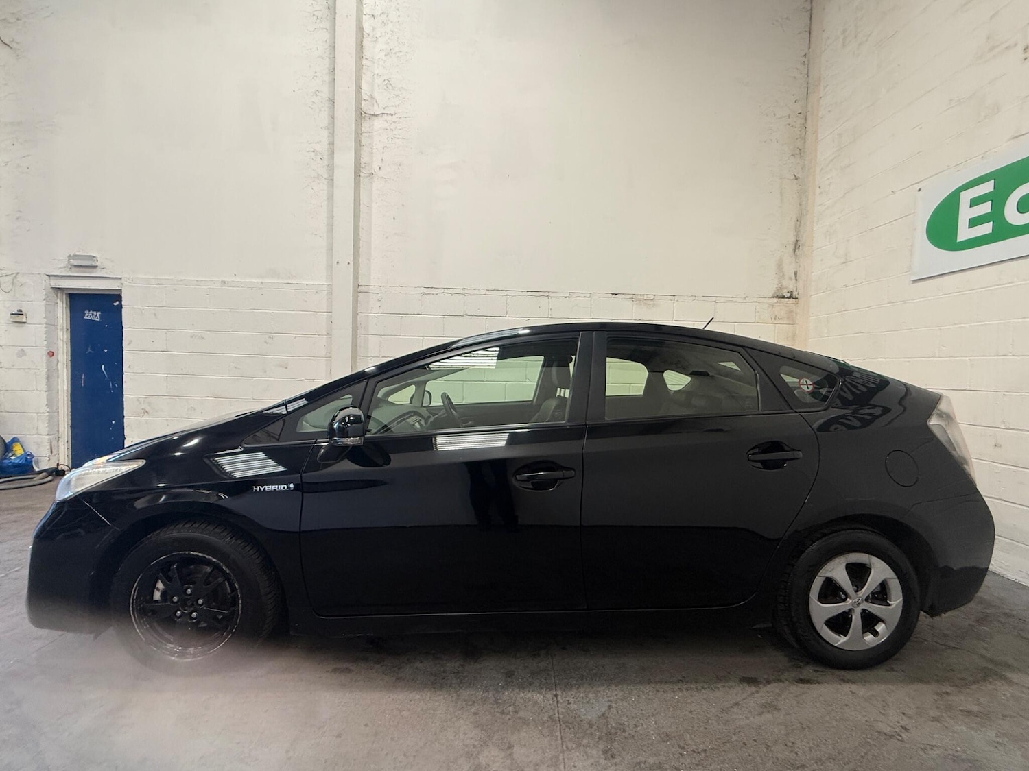 Used Toyota Prius 2014 for sale - 77305129: Photo 6