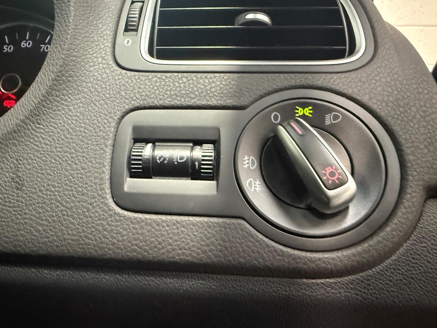 Used Volkswagen Polo 2012 for sale - 77029845: Photo 26