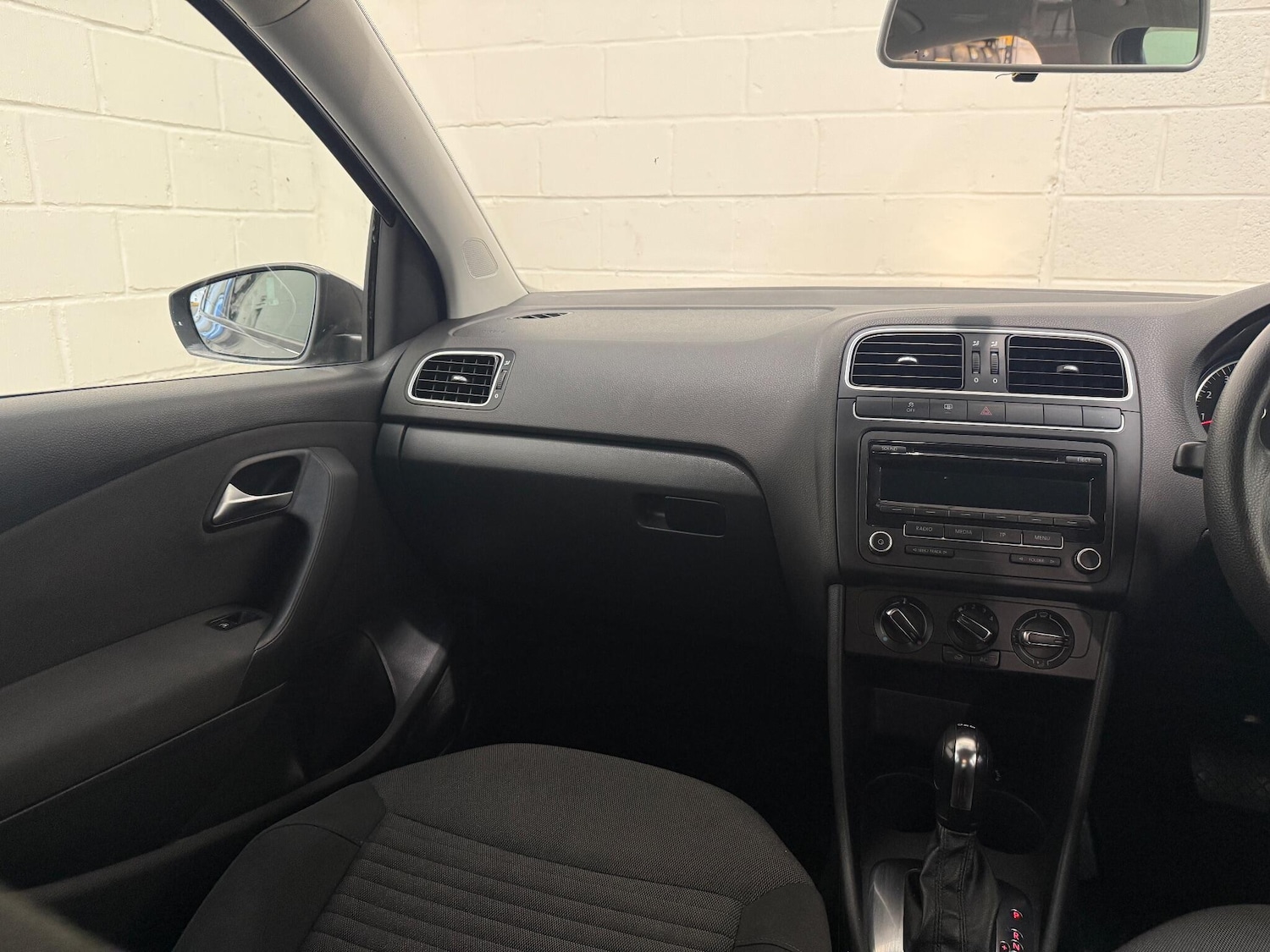 Used Volkswagen Polo 2012 for sale - 77029845: Photo 35