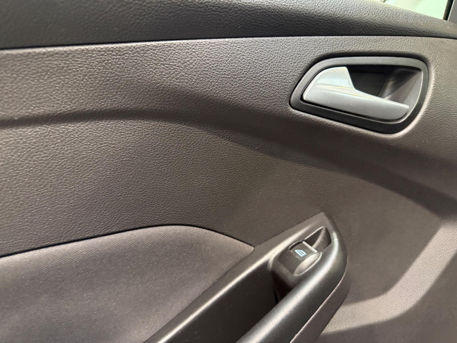 Used Ford Focus 2017 for sale - 76620110: Photo 33