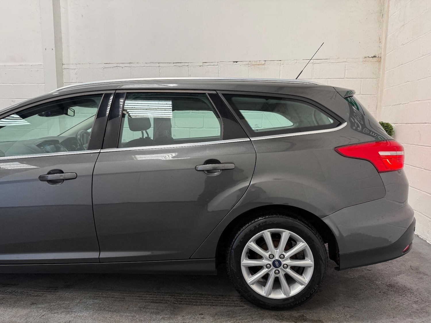 Used Ford Focus 2017 for sale - 76620110: Photo 8