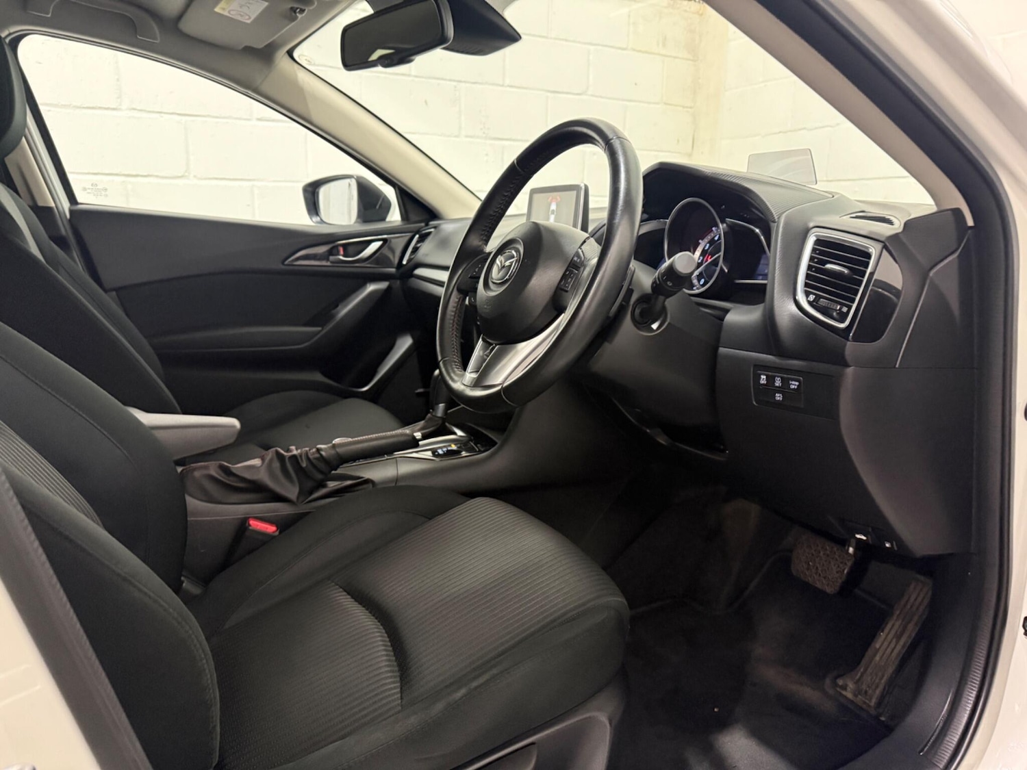 Used Mazda Mazda3 2014 for sale - 76823995: Photo 46