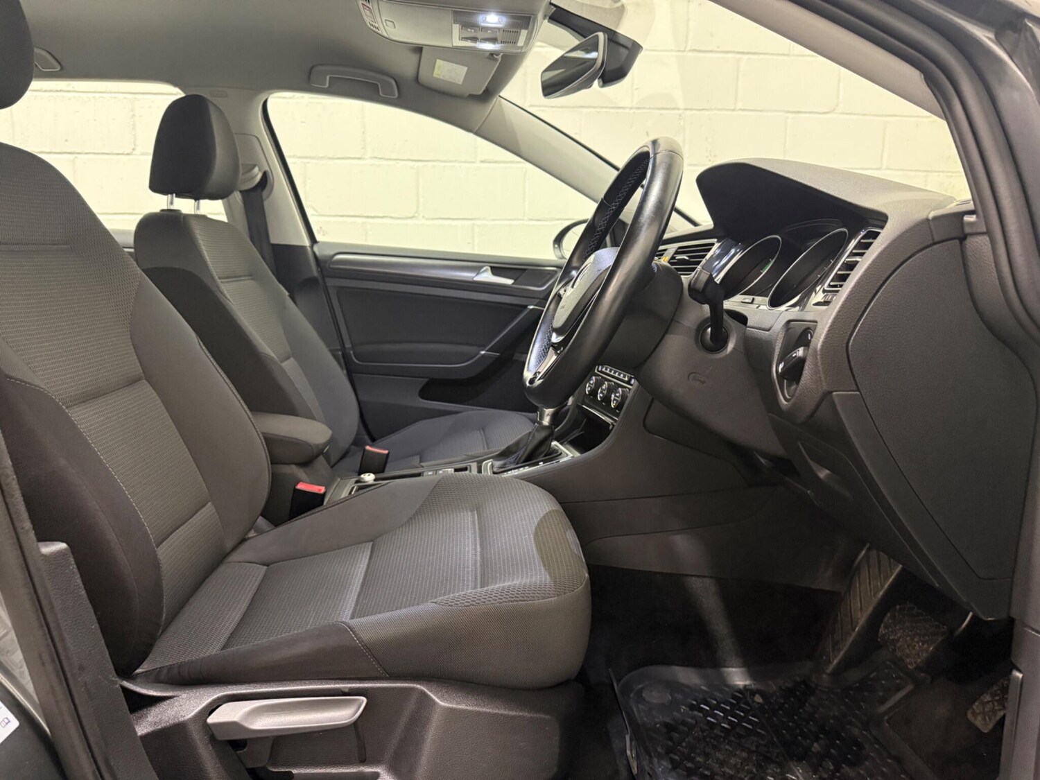 Used Volkswagen Golf 2019 for sale - 77574530: Photo 20