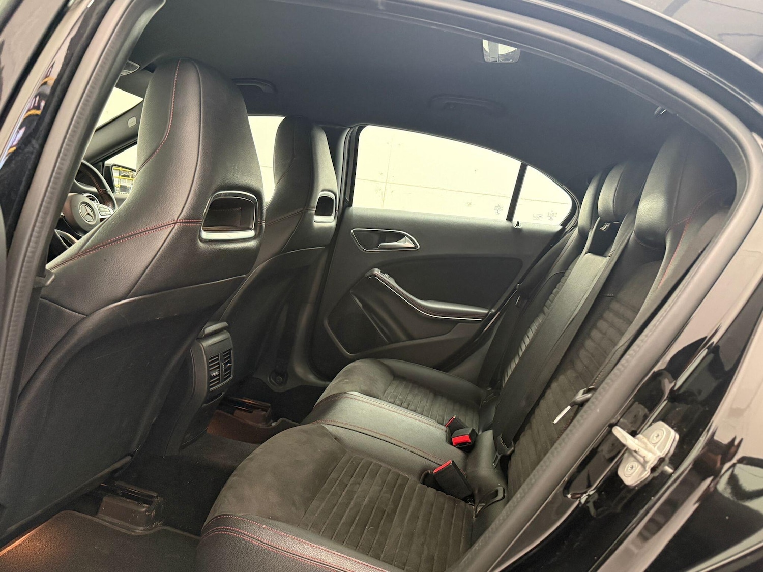 Used Mercedes-Benz A-Class 2017 for sale - 76926947: Photo 40