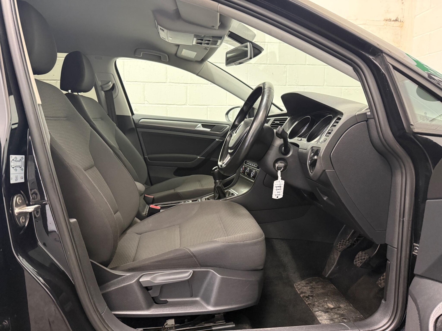 Used Volkswagen Golf 2013 for sale - 76800850: Photo 20