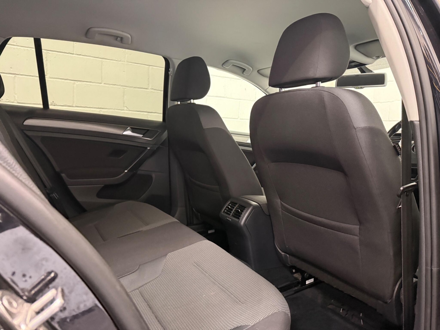 Used Volkswagen Golf 2013 for sale - 76800850: Photo 23