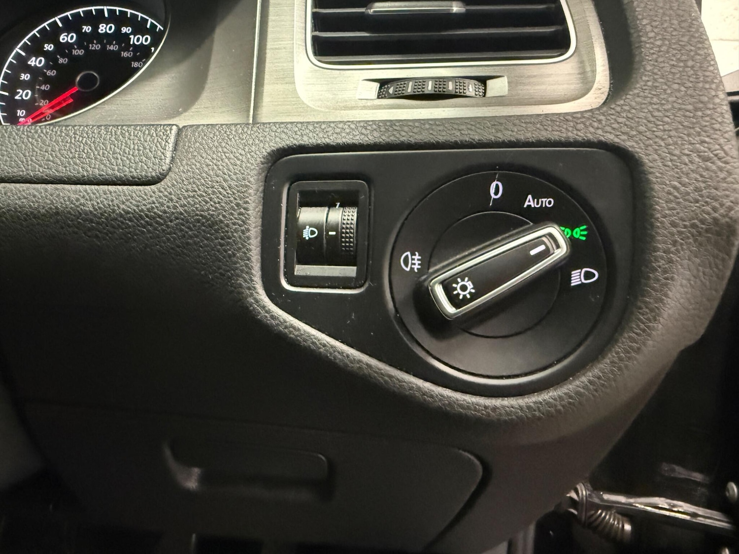 Used Volkswagen Golf 2013 for sale - 76800850: Photo 28