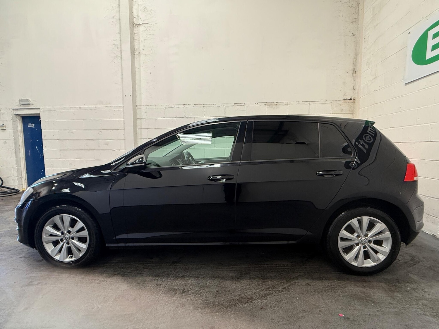 Used Volkswagen Golf 2013 for sale - 76800850: Photo 6