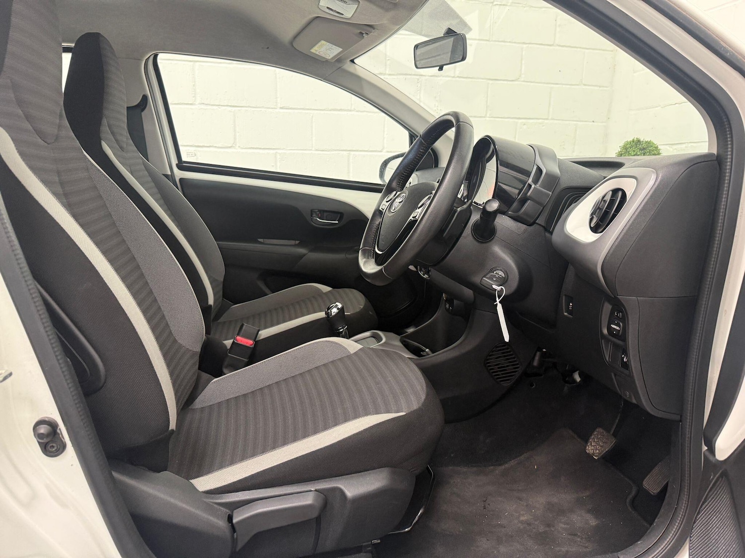 Used Toyota AYGO 2019 for sale - 76988791: Photo 25