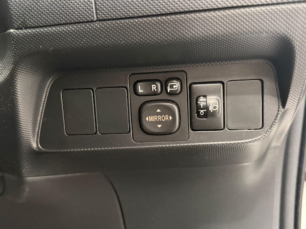 Used Toyota Auris 2011 for sale - 75577629: Photo 26