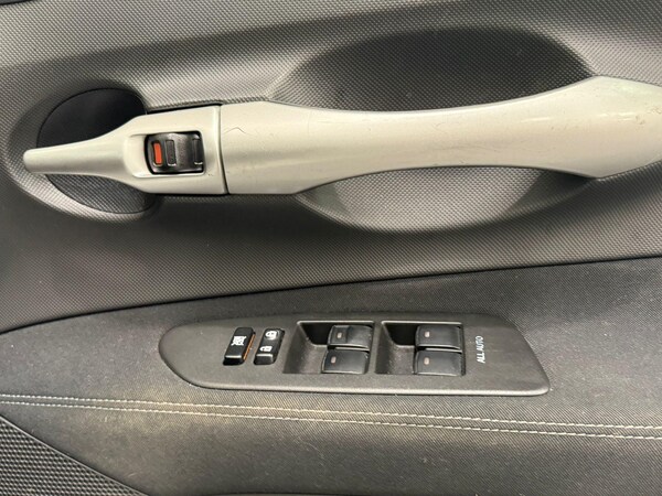 Used Toyota Auris 2011 for sale - 75577629: Photo 31