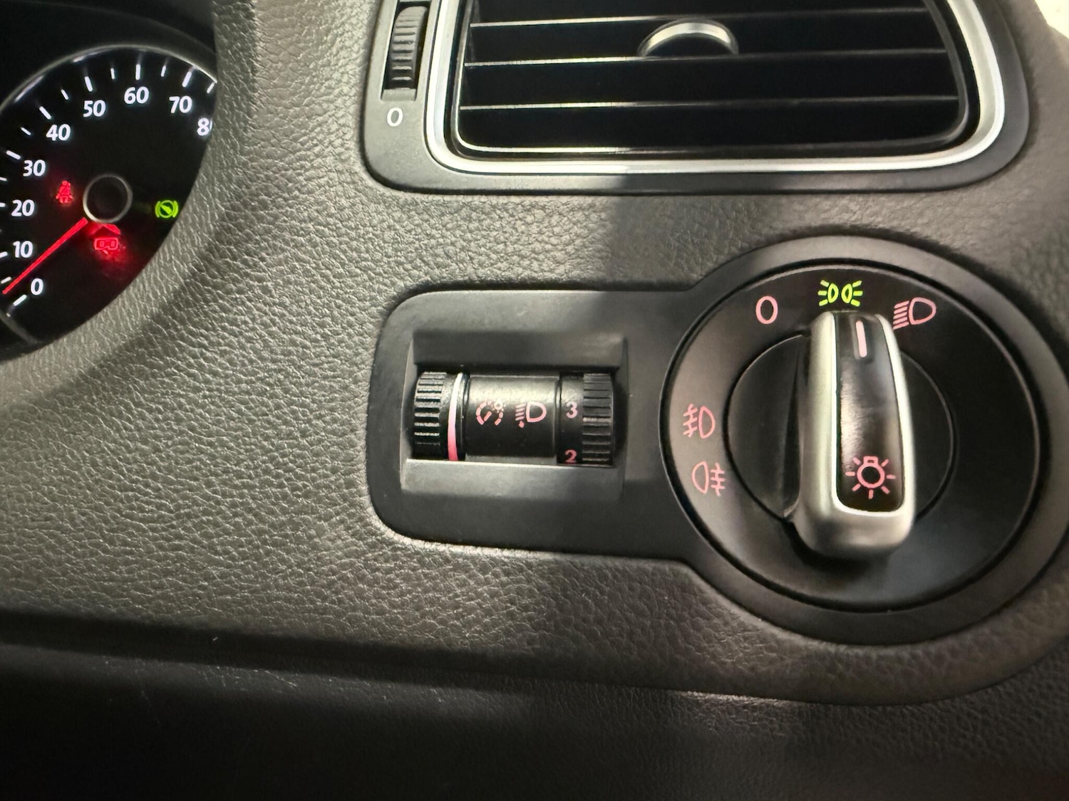 Used Volkswagen Polo 2012 for sale - 77119588: Photo 27