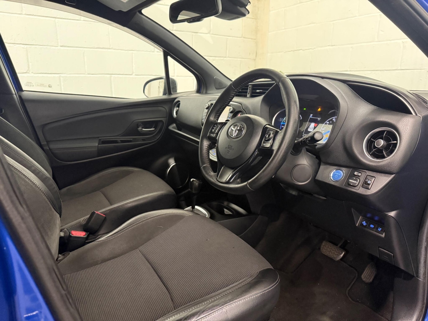 Used Toyota Yaris 2018 for sale - 76824617: Photo 17