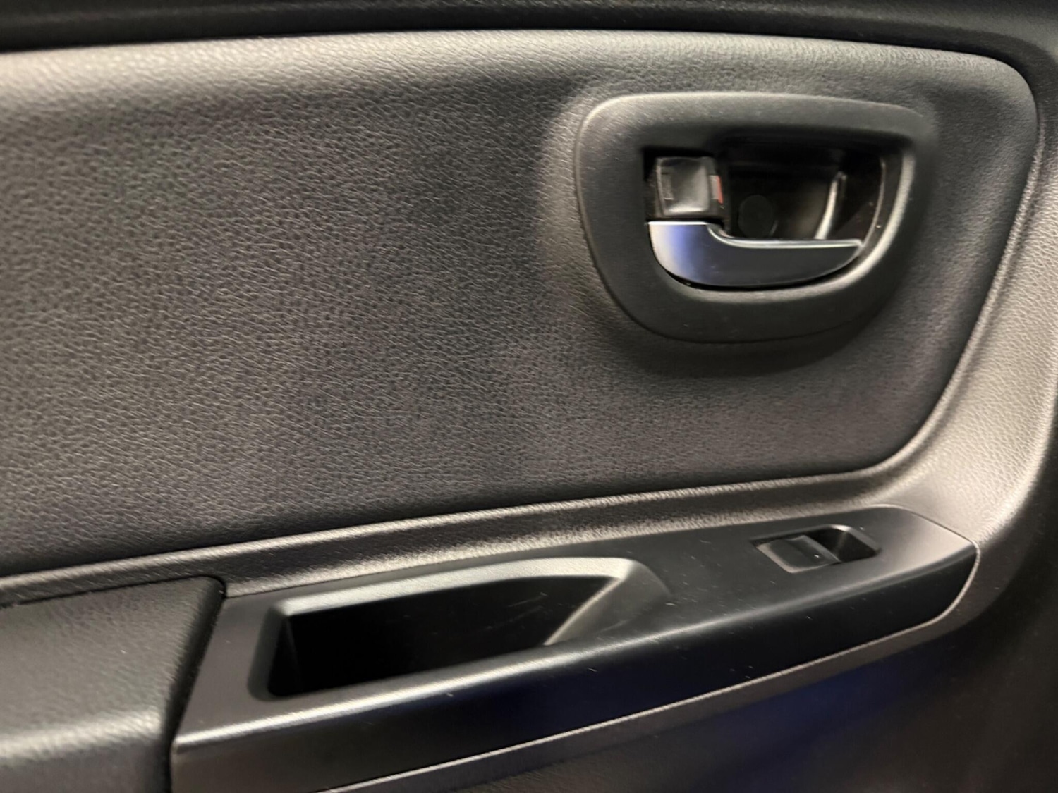 Used Toyota Yaris 2018 for sale - 76824617: Photo 30