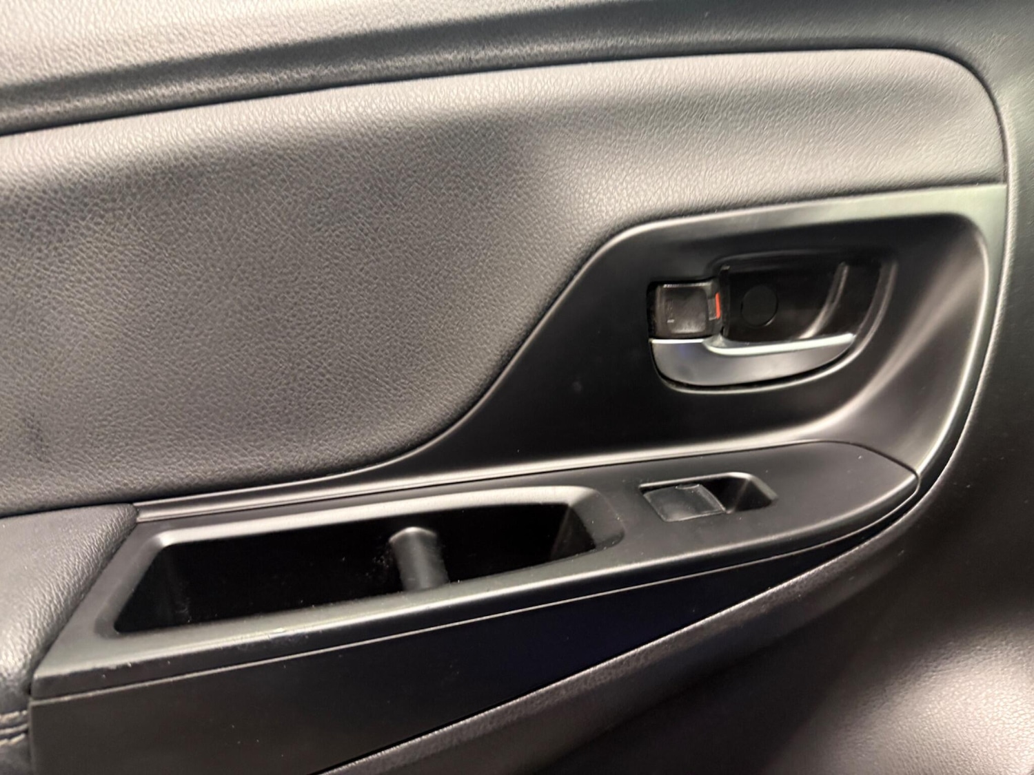 Used Toyota Yaris 2018 for sale - 76824617: Photo 32