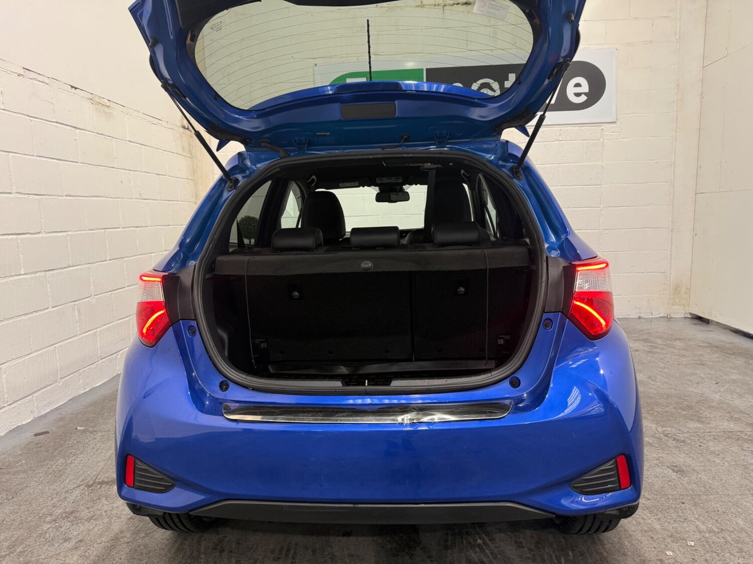 Used Toyota Yaris 2018 for sale - 76824617: Photo 34