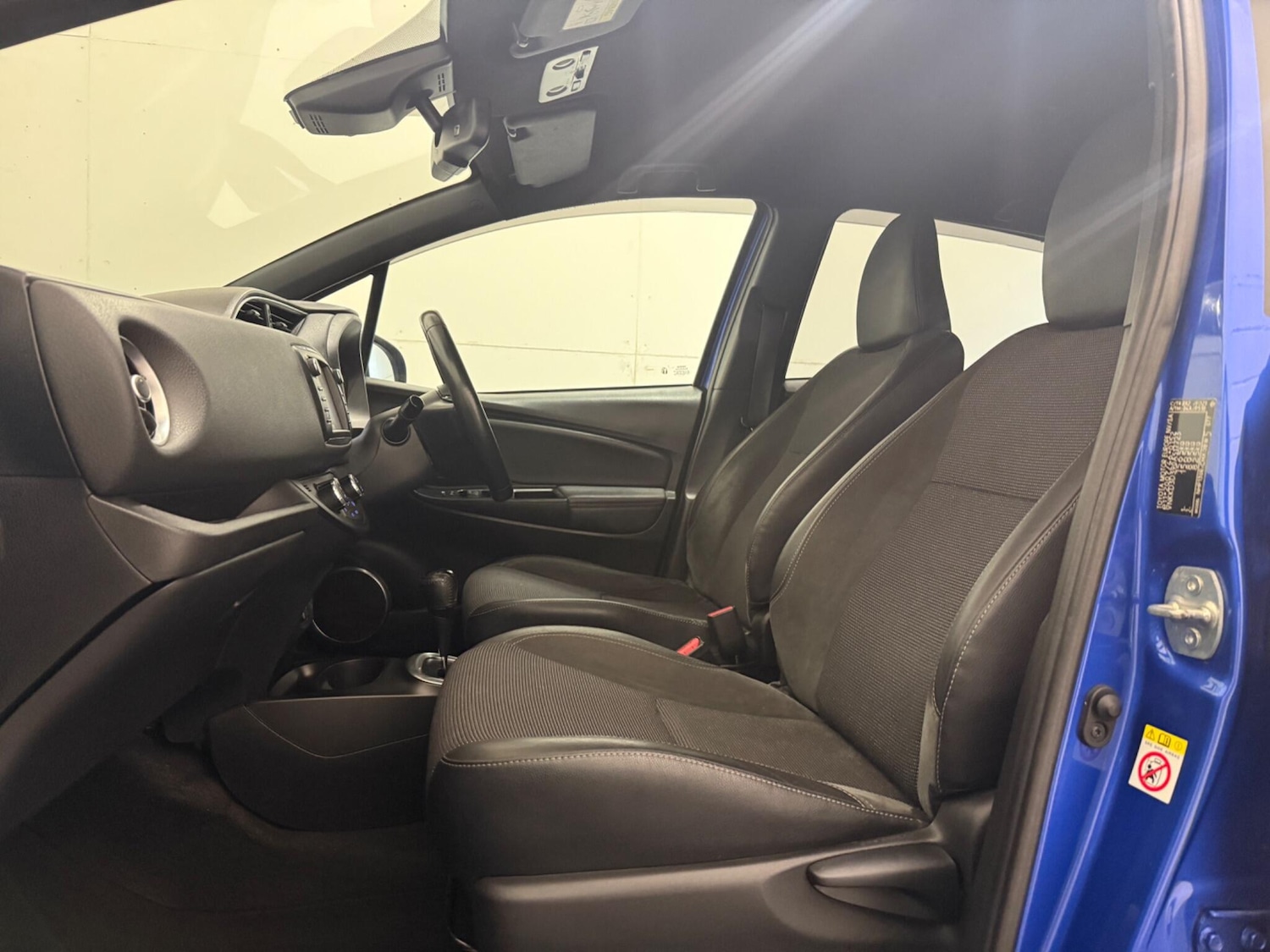 Used Toyota Yaris 2018 for sale - 76824617: Photo 36