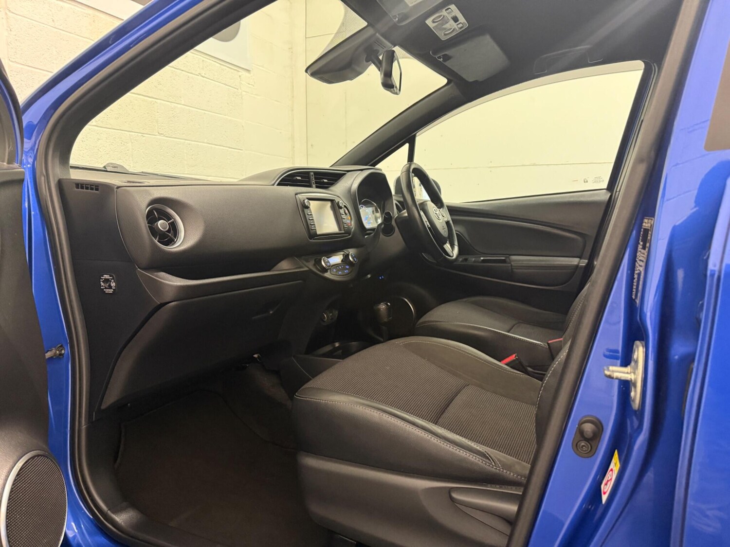 Used Toyota Yaris 2018 for sale - 76824617: Photo 37