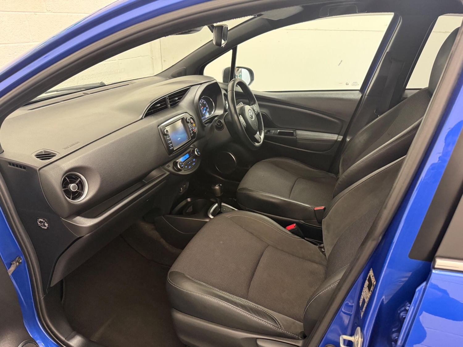 Used Toyota Yaris 2018 for sale - 76824617: Photo 38