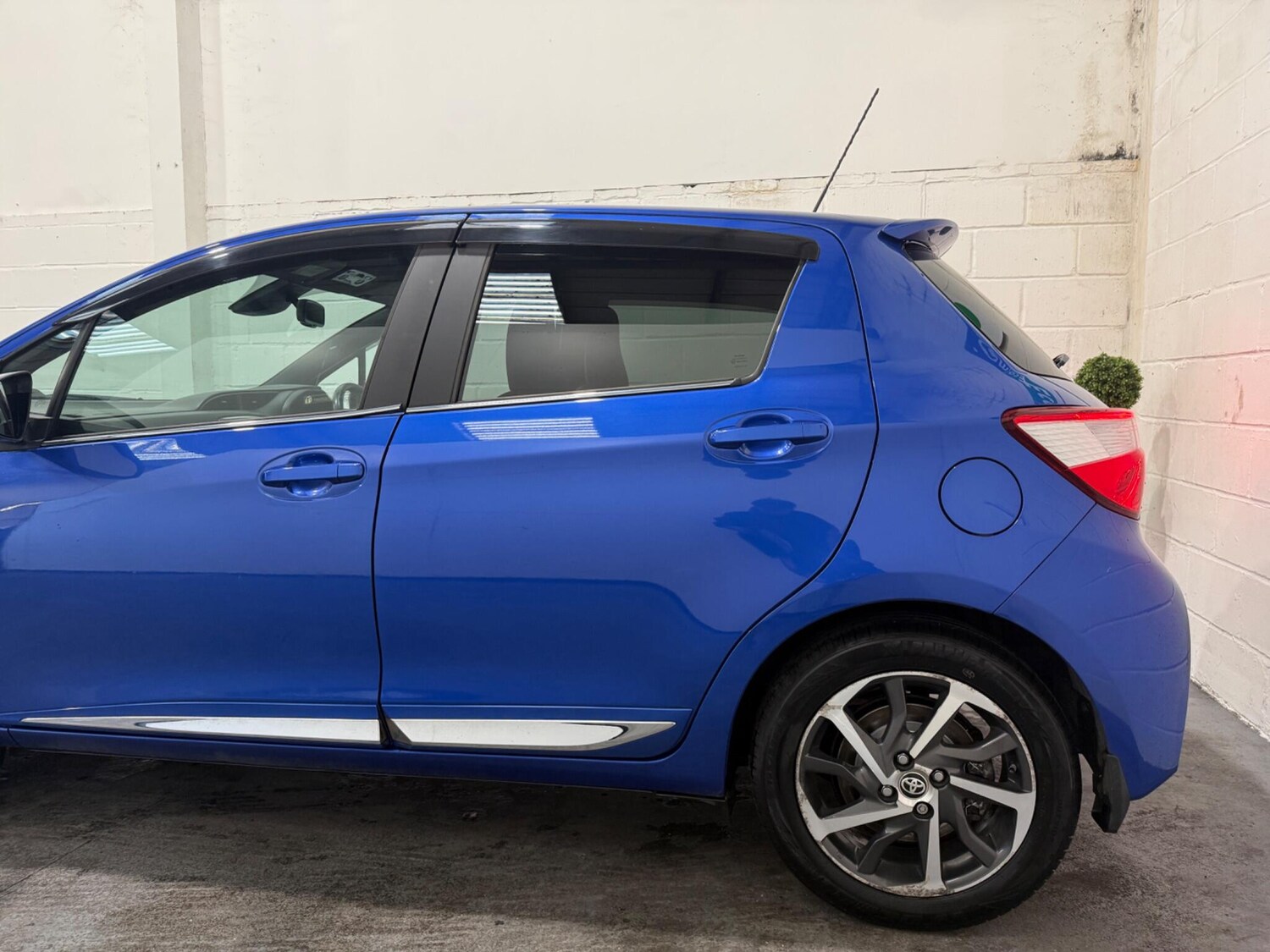 Used Toyota Yaris 2018 for sale - 76824617: Photo 46