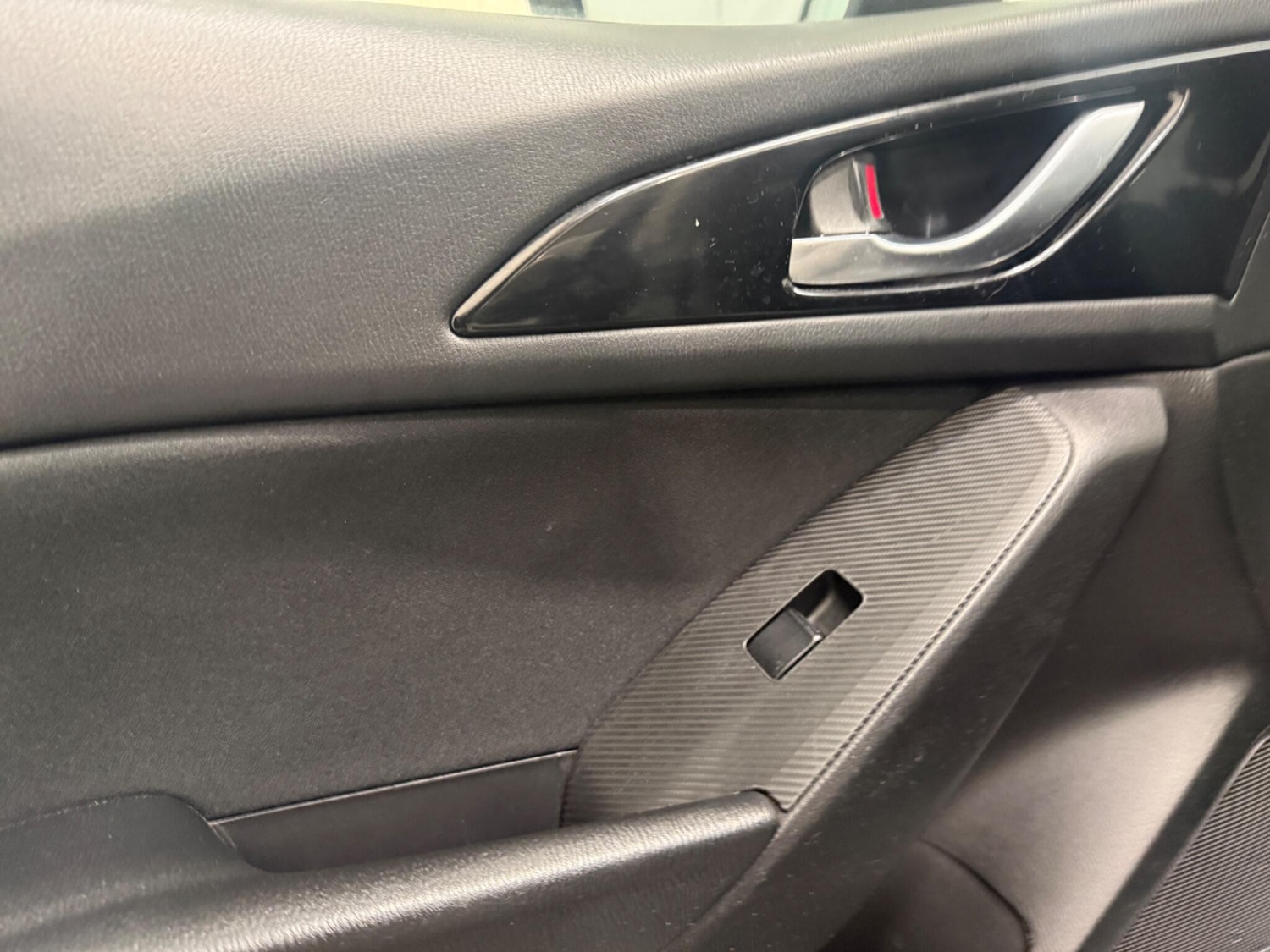 Used Mazda Mazda3 2016 for sale - 77768506: Photo 47