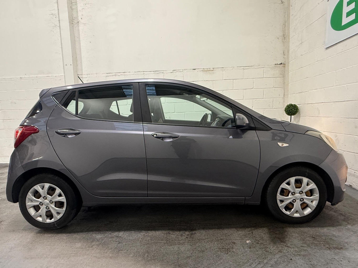 Used Hyundai i10 2015 for sale - 76592639: Photo 10