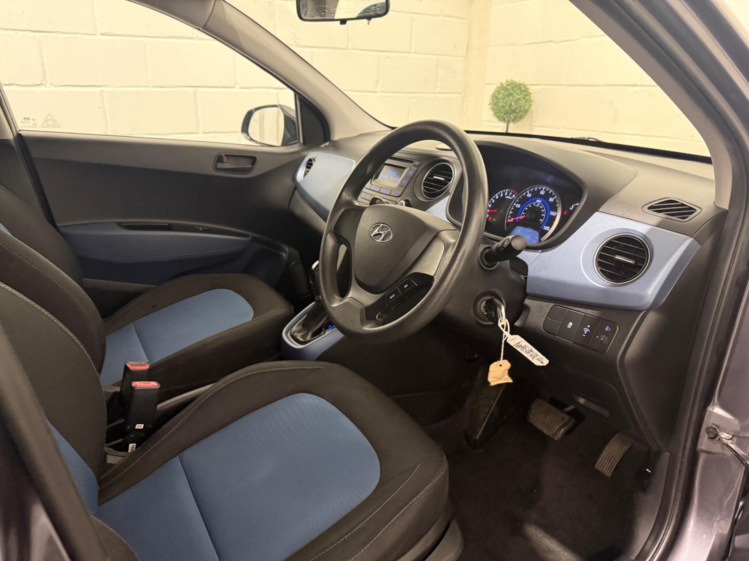 Used Hyundai i10 2015 for sale - 76592639: Photo 12