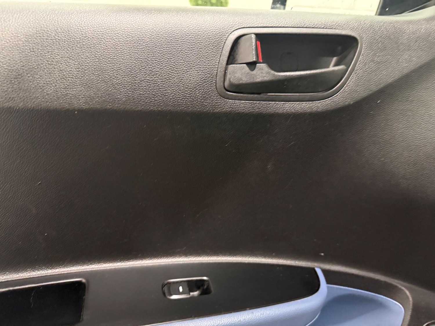 Used Hyundai i10 2015 for sale - 76592639: Photo 27