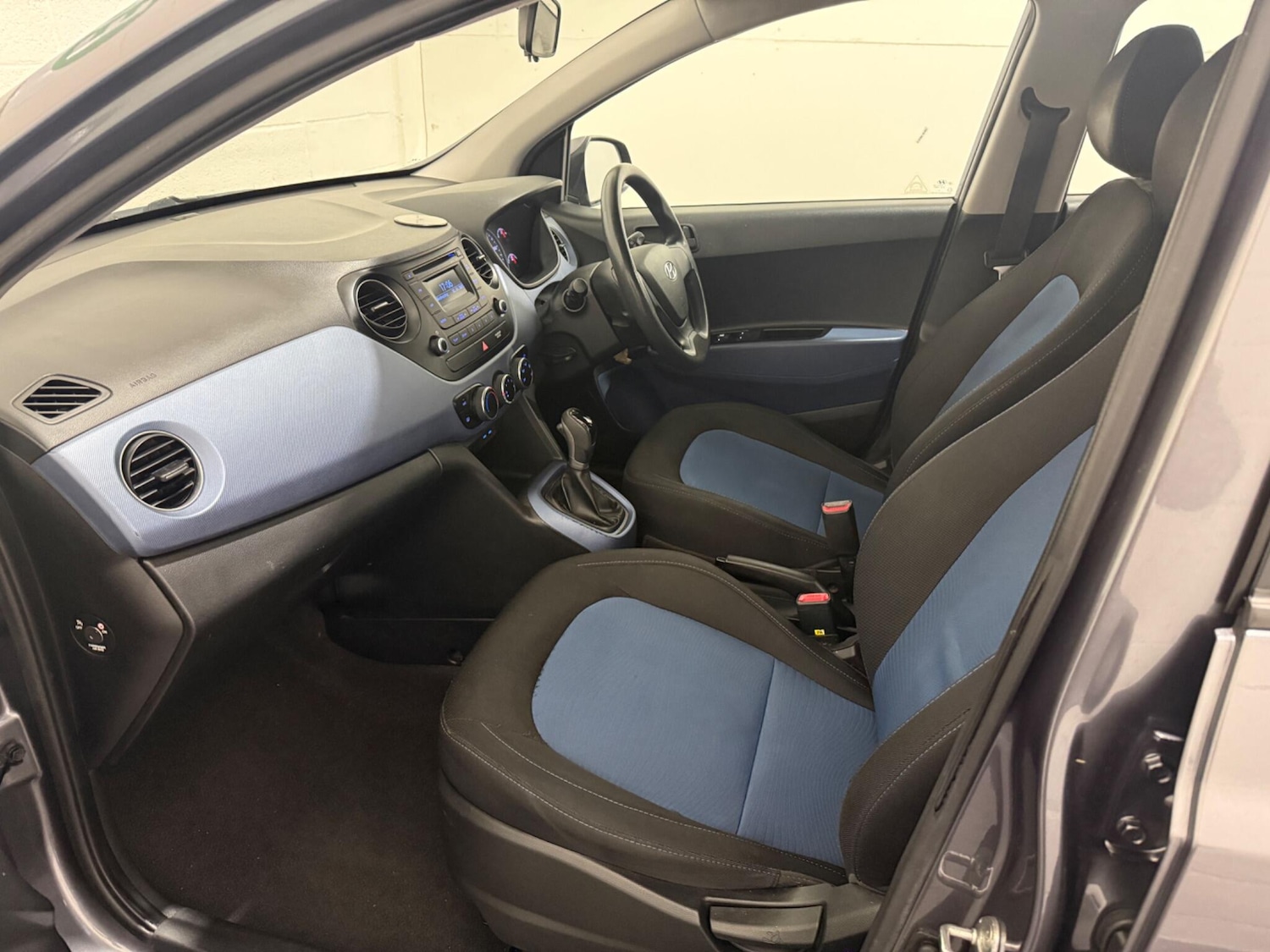 Used Hyundai i10 2015 for sale - 76592639: Photo 32