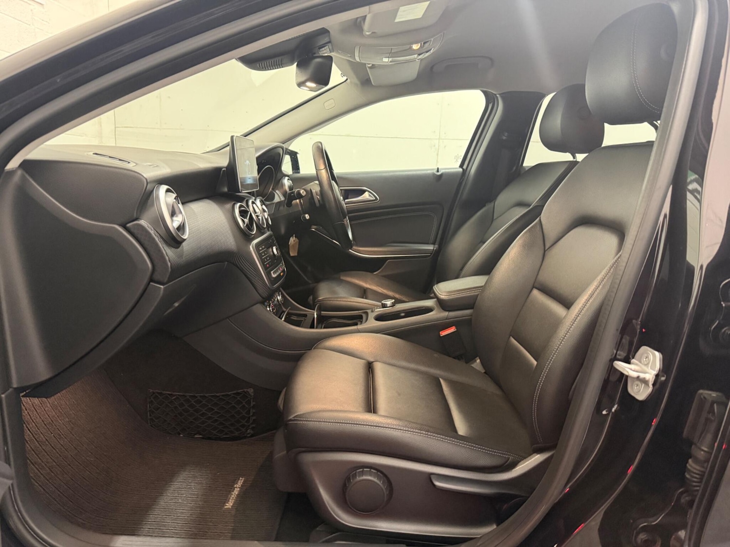 Used Mercedes-Benz A-Class 2016 for sale - 76913362: Photo 37