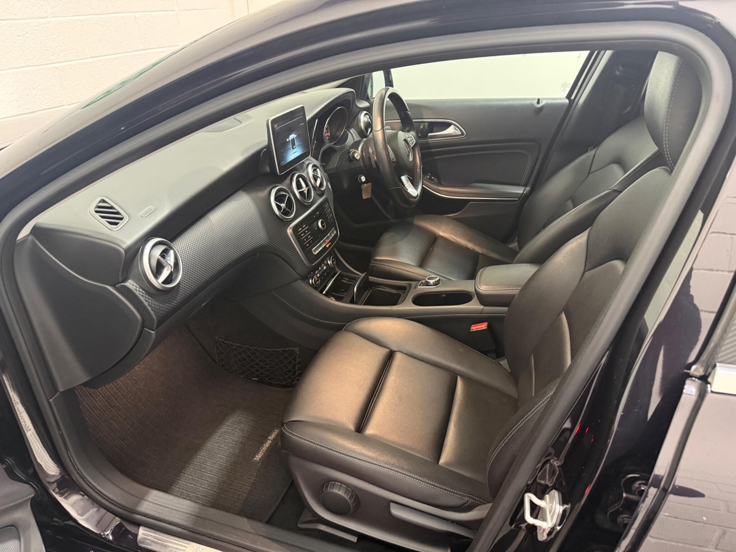 Used Mercedes-Benz A-Class 2016 for sale - 76913362: Photo 39