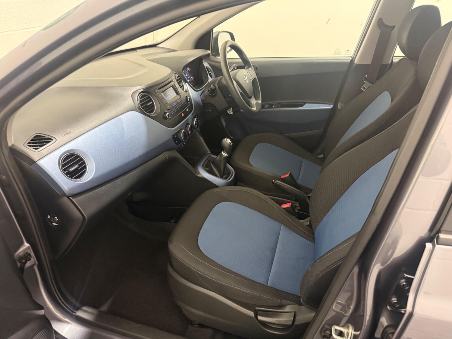 Used Hyundai i10 for sale - 78205502: Photo 37