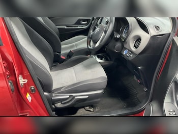 Used Toyota Yaris 2015 for sale - 77191779: Photo