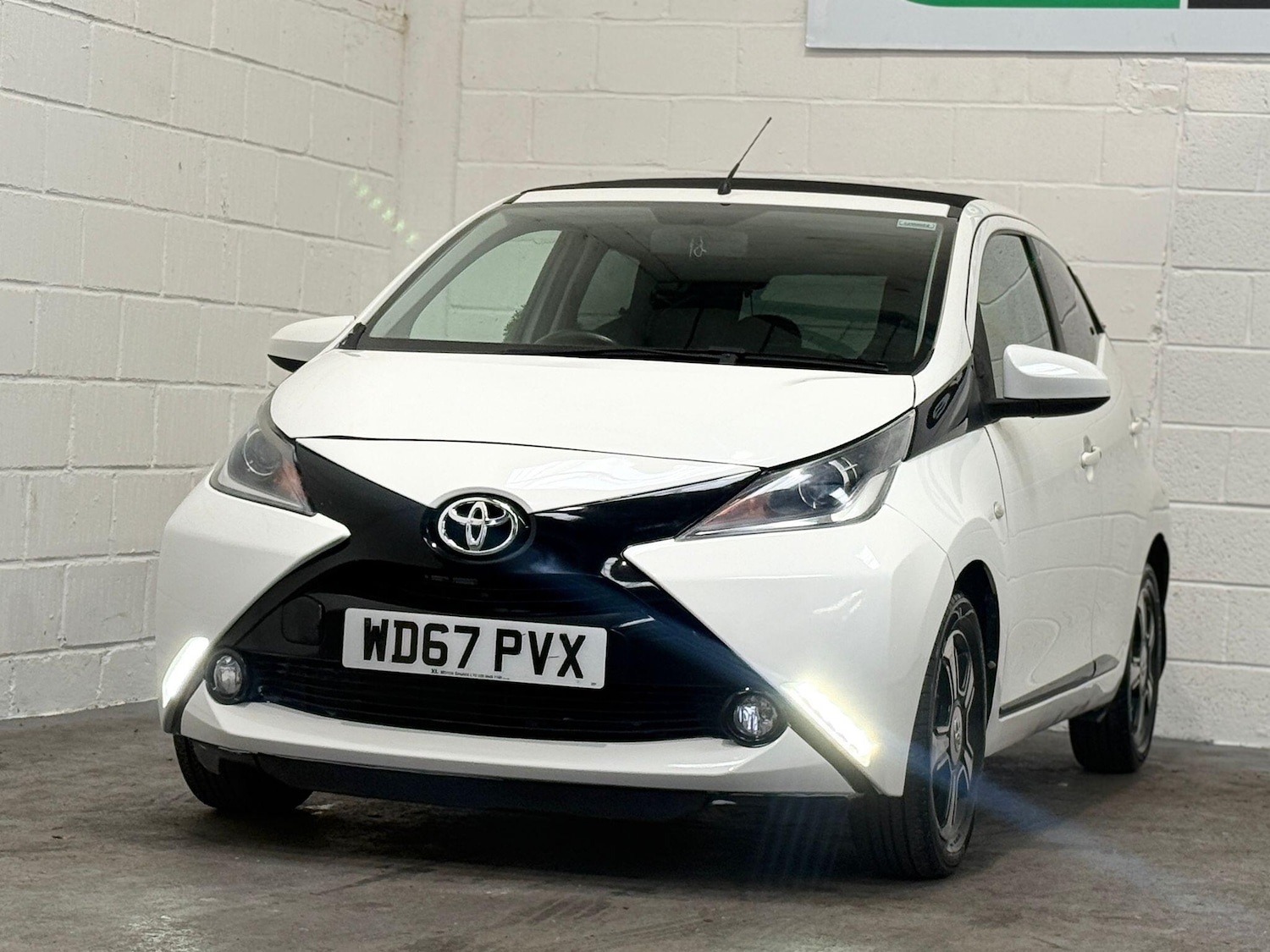 Used Toyota AYGO 2018 for sale - 77549885: Photo 2