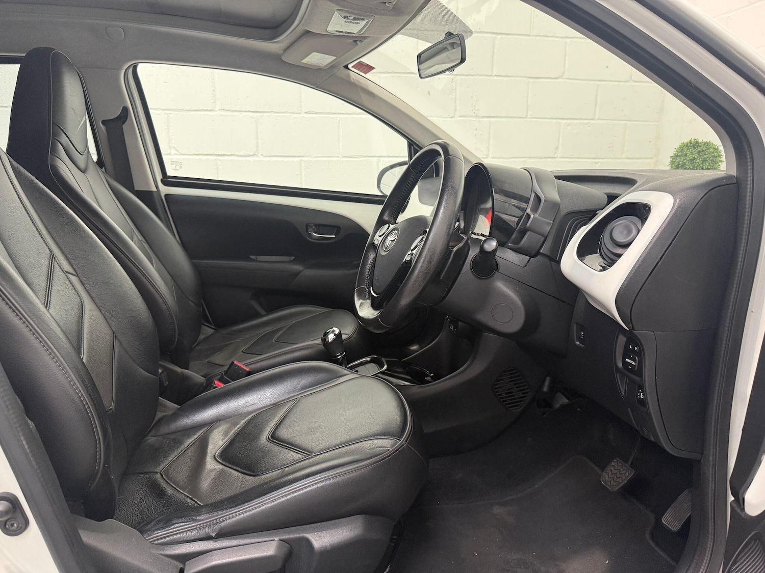 Used Toyota AYGO 2018 for sale - 77549885: Photo 23